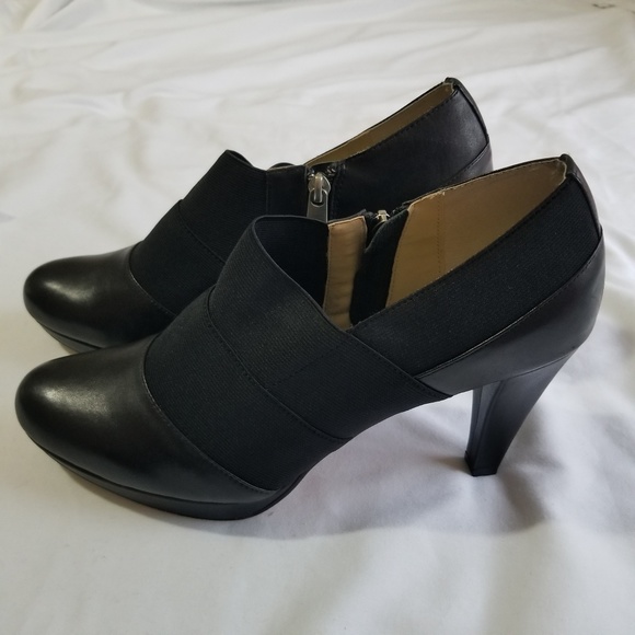 Adrienne Vittadini Shoes - Adrienne Vittadini Black Leather Ankle Boots